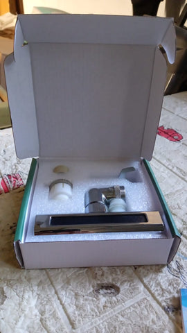 Multi-Mode Spray: Features 4 adjustable water outlet modes